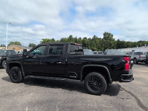 Used 2023 Chevrolet Silverado 2500 LTZ w/ LTZ Plus Package AWD/4WD image 4