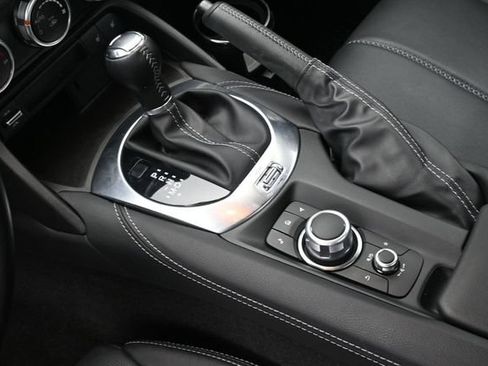 Used 2024 MAZDA MX-5 Miata RF Grand Touring RWD image 28