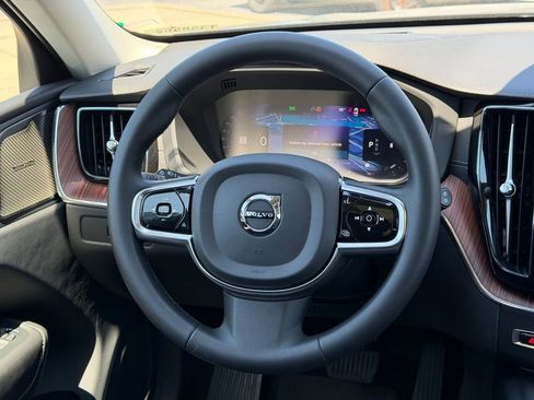 Certified 2023 Volvo XC60 B5 Ultimate w/ Climate Package AWD/4WD image 23