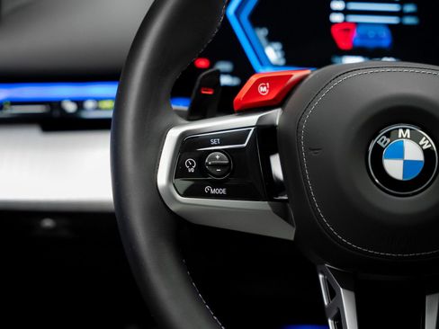 Used 2025 BMW M5 image 46