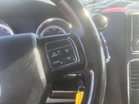 Used 2020 Dodge Grand Caravan SXT image 15