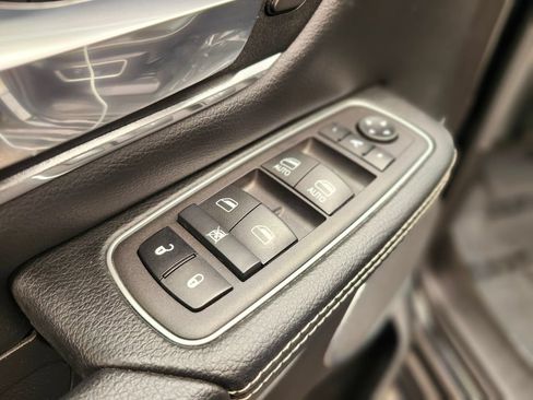 Used 2023 RAM 1500 Laramie AWD/4WD image 17