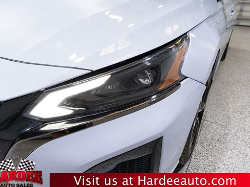 Used 2023 Nissan Altima 2.5 SR w/ SR Premium Package AWD/4WD image 8