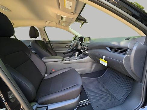 Used 2025 Nissan Sentra S FWD image 9