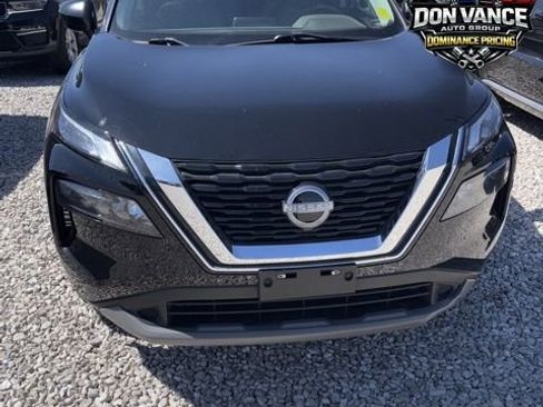 Used 2022 Nissan Rogue S image 2