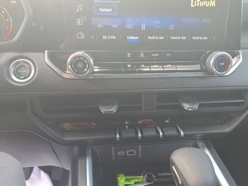 Used 2025 Chevrolet Colorado W/T image 17