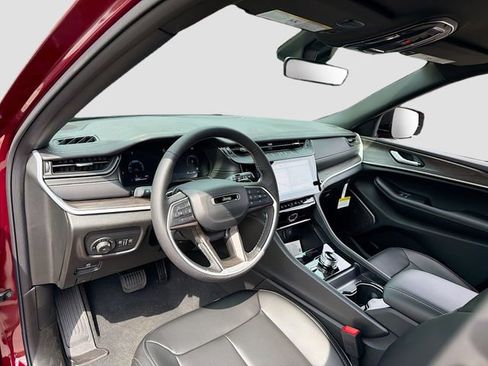 New 2026 Jeep Grand Cherokee L Limited AWD/4WD image 10