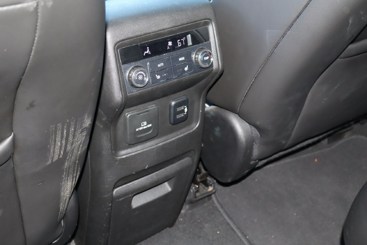 Used 2017 GMC Acadia Denali w/ Technology Package FWD image 21