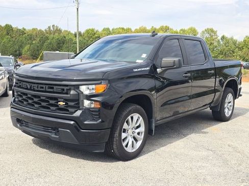 Used 2022 Chevrolet Silverado 1500 Custom image 2