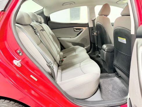 Used 2014 Hyundai Elantra SE FWD image 30