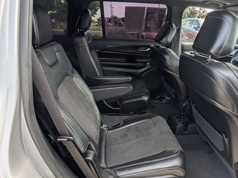 Used 2023 Jeep Grand Cherokee L Laredo AWD/4WD image 32