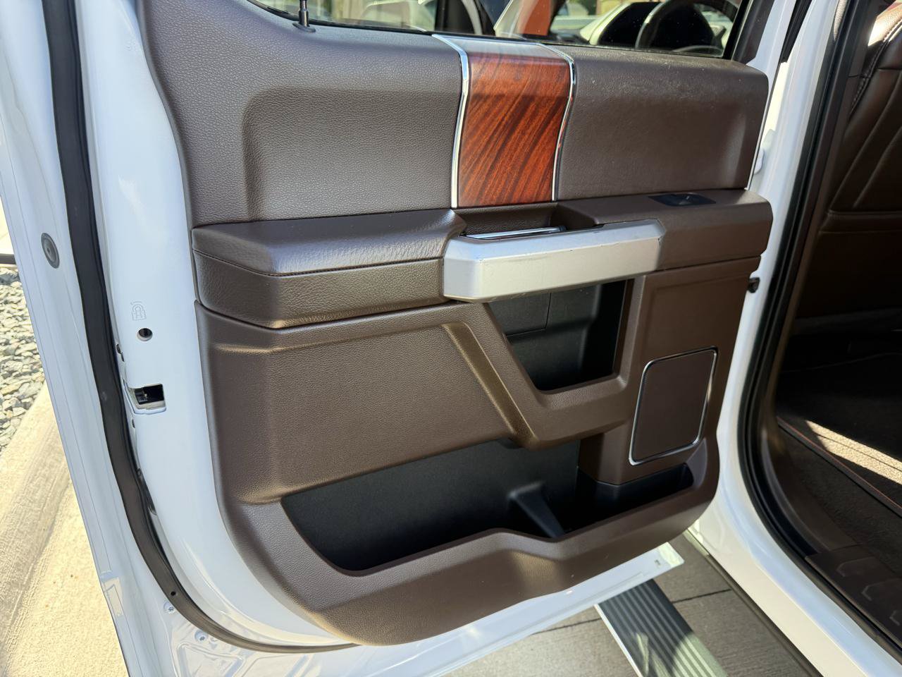 Used 2019 Ford F150 King Ranch w/ Equipment Group 601A Luxury AWD/4WD image 14