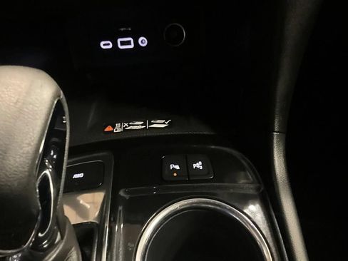Used 2022 Chevrolet Equinox Premier AWD/4WD image 23
