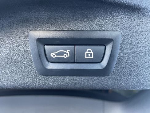 Used 2023 BMW X7 xDrive40i w/ M Sport Package image 43