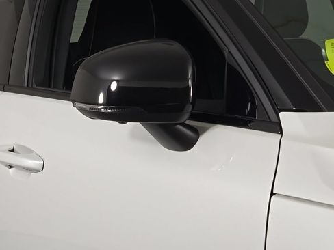 Certified 2023 Volvo XC40 Recharge Plus AWD/4WD image 8