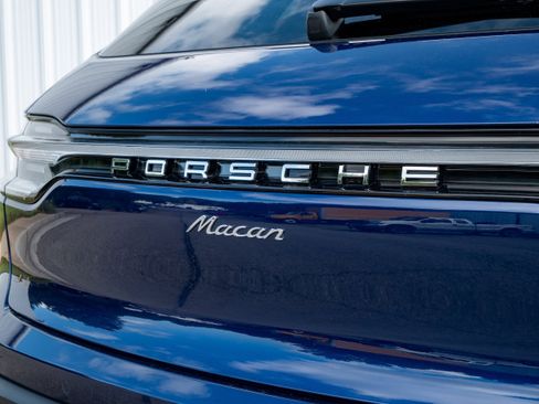Used 2024 Porsche Macan image 16