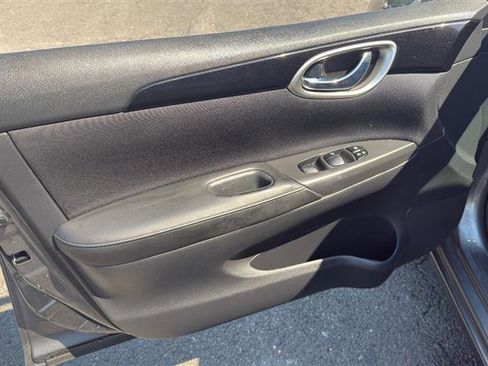 Used 2017 Nissan Sentra SV FWD image 5