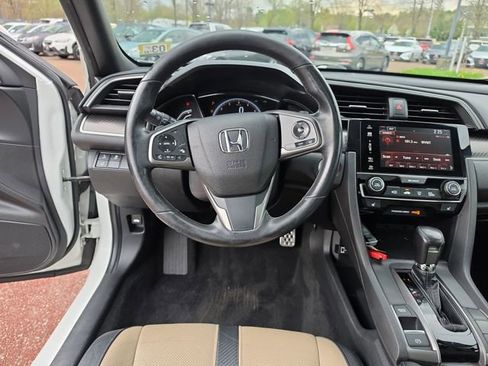 Used 2018 Honda Civic Sport Touring image 10