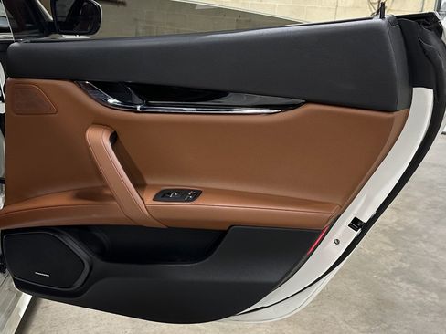 Used 2022 Maserati Quattroporte Modena Q4 image 38