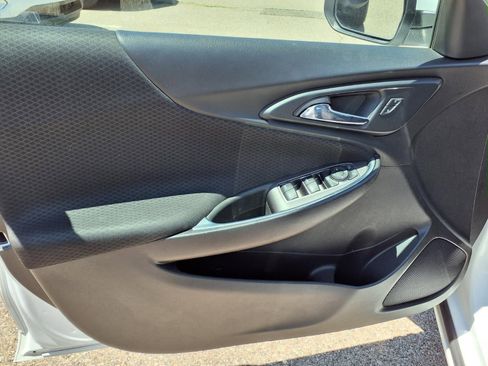 Used 2019 Chevrolet Malibu LT FWD image 12