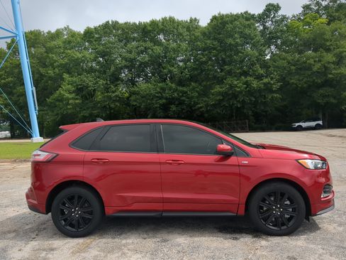 Certified 2022 Ford Edge ST-Line AWD/4WD image 2