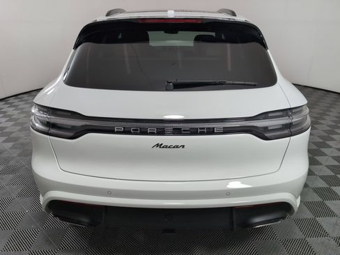 Certified 2025 Porsche Macan AWD/4WD image 7