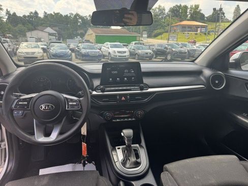 Used 2019 Kia Forte LXS FWD image 12