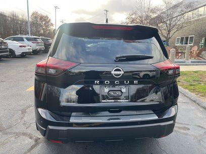 New 2026 Nissan Rogue SV w/ Cold Weather Package