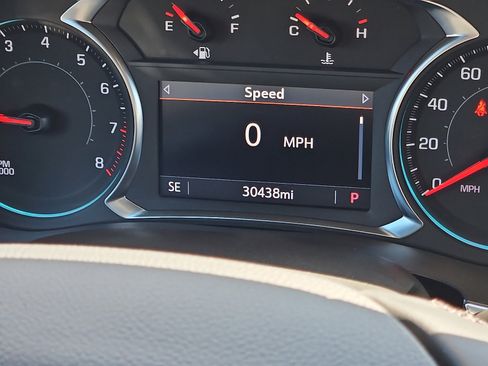 Used 2023 Chevrolet Traverse LT AWD/4WD image 19