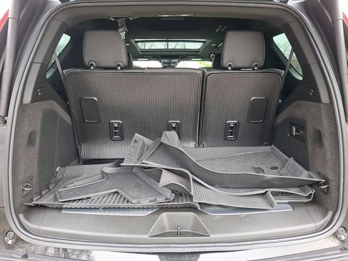 Used 2024 Cadillac Escalade Premium Luxury image 30