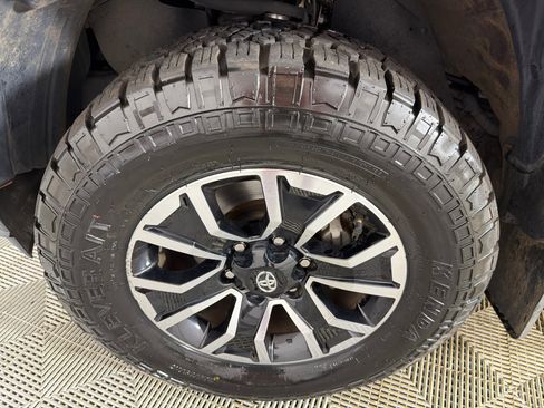 Used 2021 Toyota Tacoma TRD Sport RWD image 8