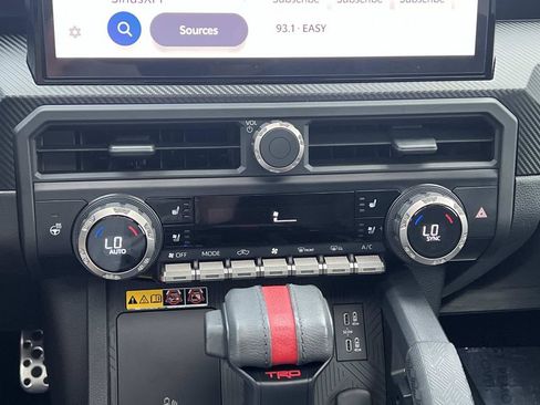 Used 2025 Toyota Tacoma TRD Pro AWD/4WD image 40