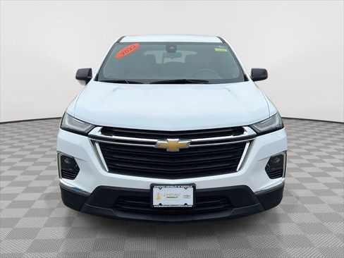 Used 2023 Chevrolet Traverse LS image 2
