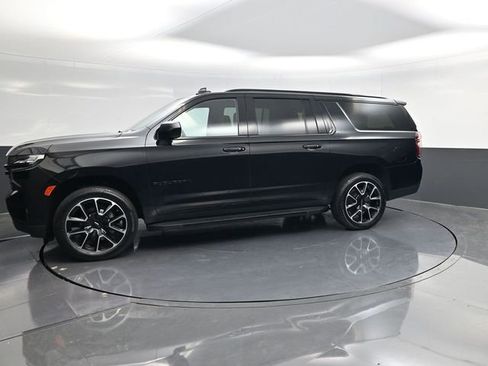 Used 2024 Chevrolet Suburban RST image 6
