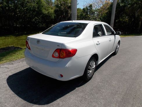 Used 2010 Toyota Corolla image 5