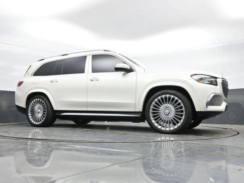 Used 2023 Mercedes-Benz Maybach GLS 600 4MATIC image 44