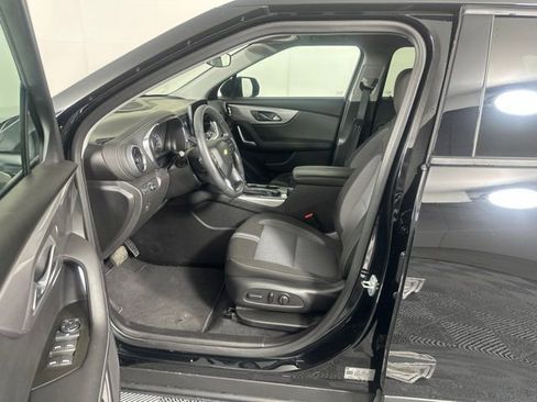Used 2025 Chevrolet Blazer LT AWD/4WD image 9