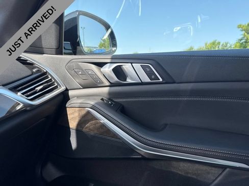 Used 2022 BMW X5 xDrive40i w/ M Sport Package AWD/4WD image 13