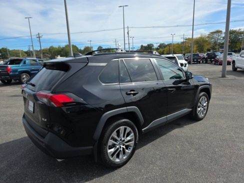 Certified 2023 Toyota RAV4 XLE Premium image 5
