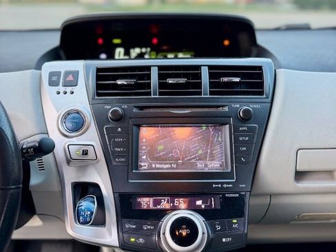 Used 2012 Toyota Prius V Three FWD image 20