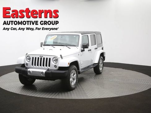 Used 2015 Jeep Wrangler Unlimited Sahara w/ Connectivity Group AWD/4WD image 55