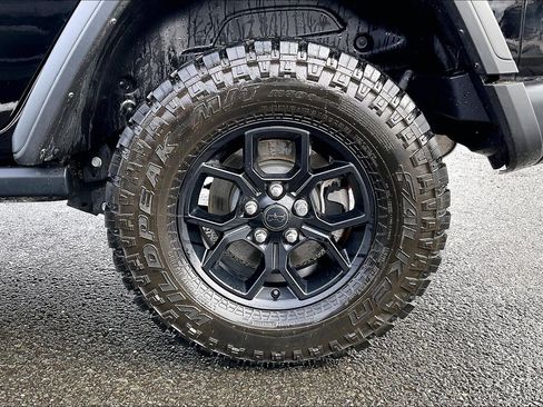Certified 2024 Jeep Wrangler Willys image 10