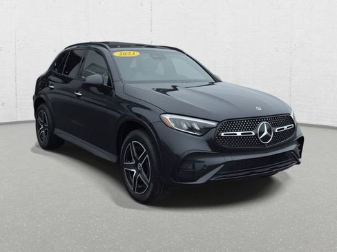 Used 2023 Mercedes-Benz GLC 300 4MATIC image 3