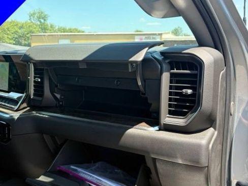 Used 2025 Chevrolet Silverado 2500 LT AWD/4WD image 30
