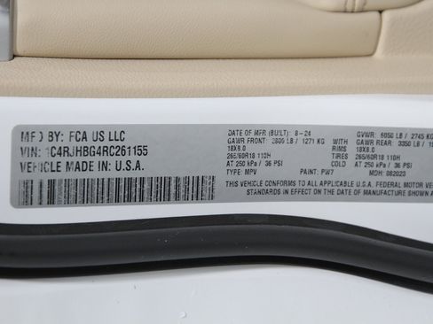 Used 2024 Jeep Grand Cherokee Limited image 24