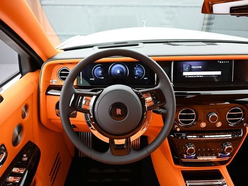 New 2027 Rolls-Royce Phantom Sedan RWD image 17