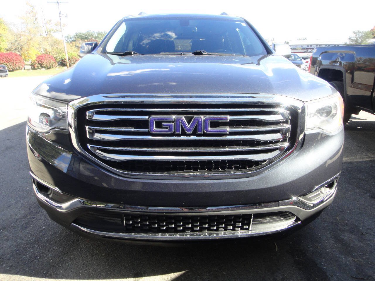 Used 2019 GMC Acadia SLT AWD/4WD image 2
