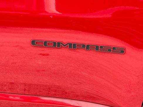 Used 2022 Jeep Compass Limited image 31