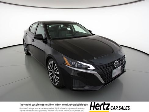 Used 2025 Nissan Altima 2.5 SV image 1