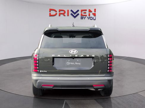 Used 2026 Hyundai Palisade SEL FWD image 4